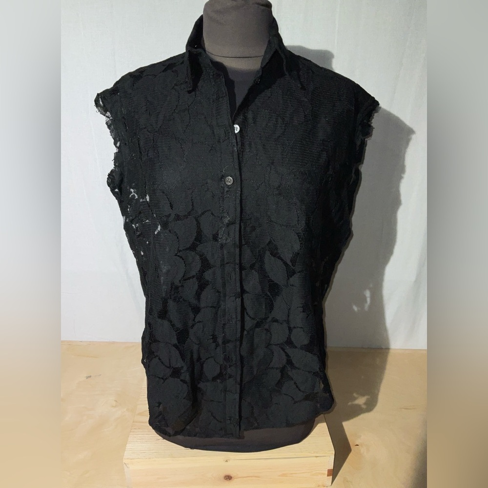 Elizabeth & James Black Lace Button-Up Blouse size xs